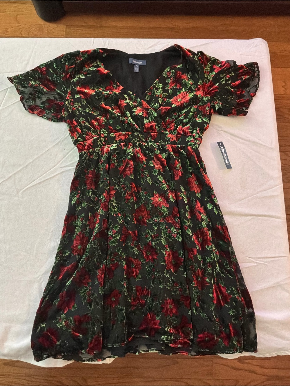 ******* ModCloth Black Velvet Floral Mini Dress - Red & Green Holiday b6 ******* - Picture 1 of 5